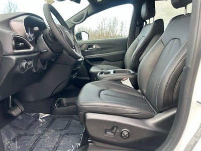 2026 Chrysler Voyager LX