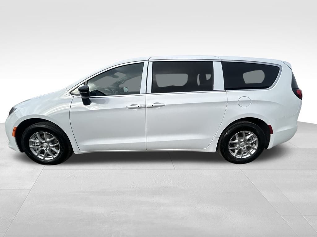 2026 Chrysler Voyager LX