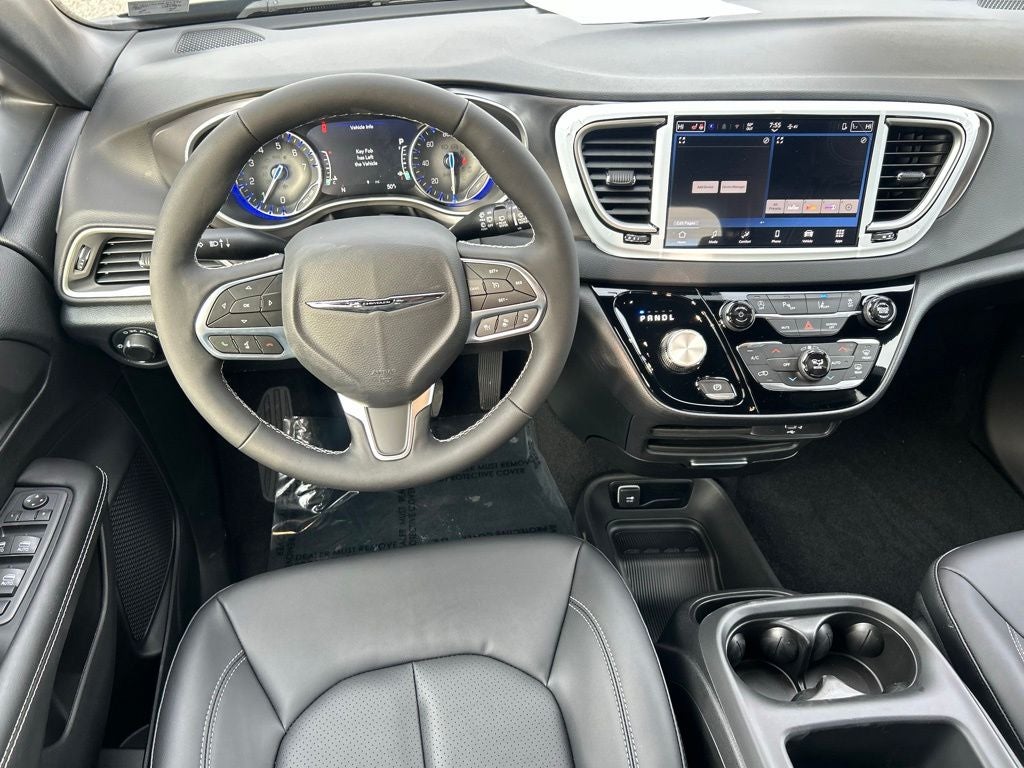 2026 Chrysler Voyager LX