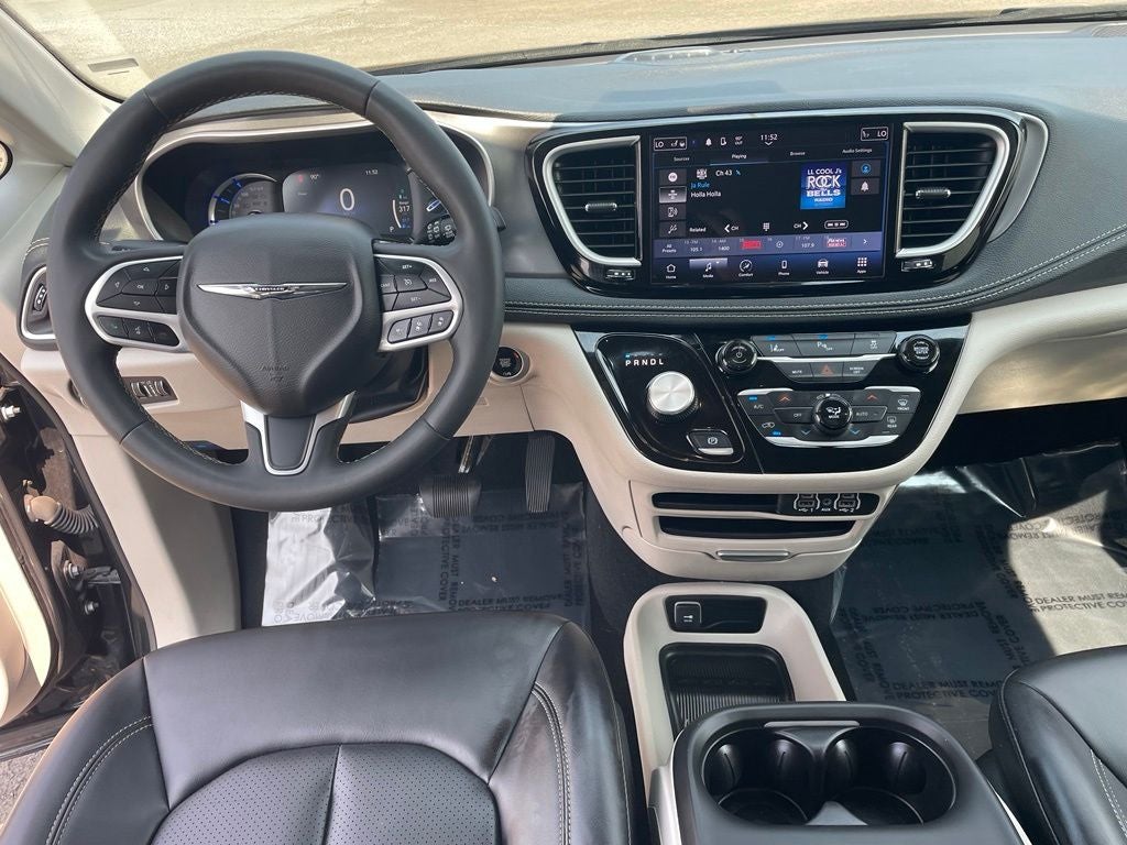 2023 Chrysler Pacifica Hybrid Touring L