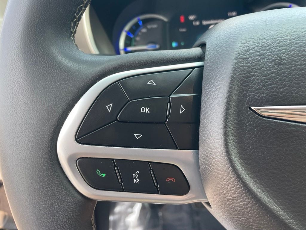 2023 Chrysler Pacifica Hybrid Touring L