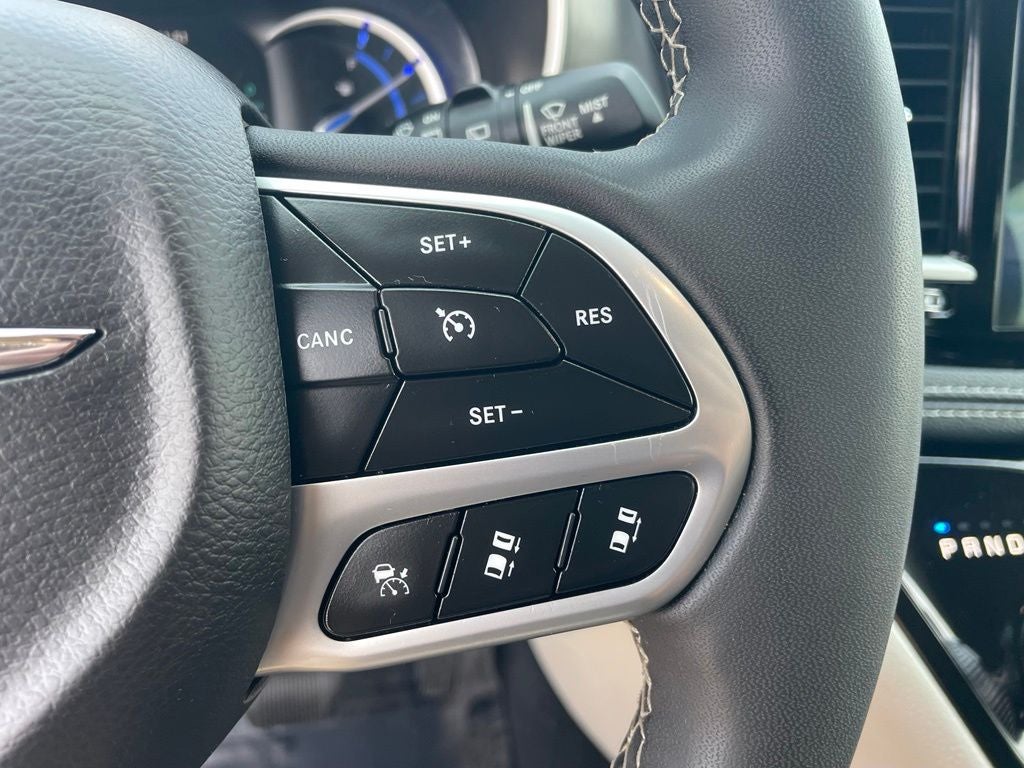 2023 Chrysler Pacifica Hybrid Touring L