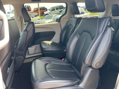 2023 Chrysler Pacifica Hybrid Touring L