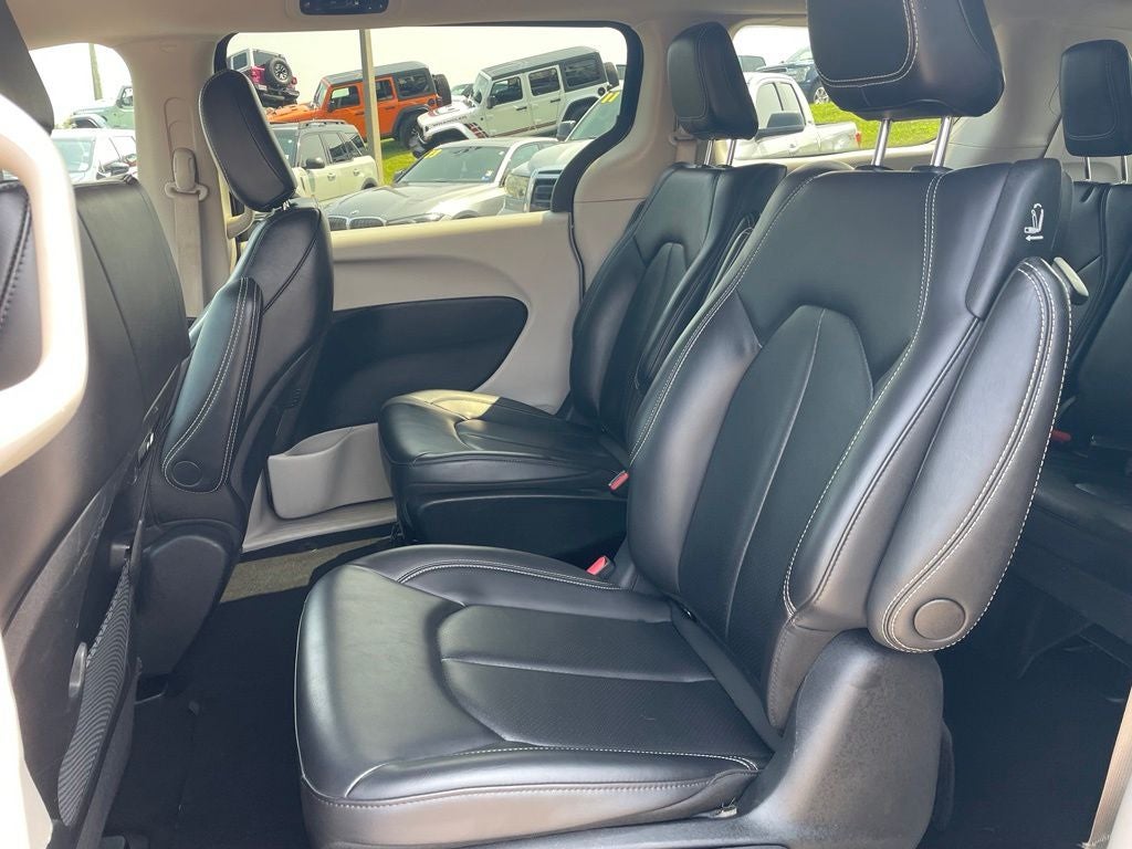 2023 Chrysler Pacifica Hybrid Touring L