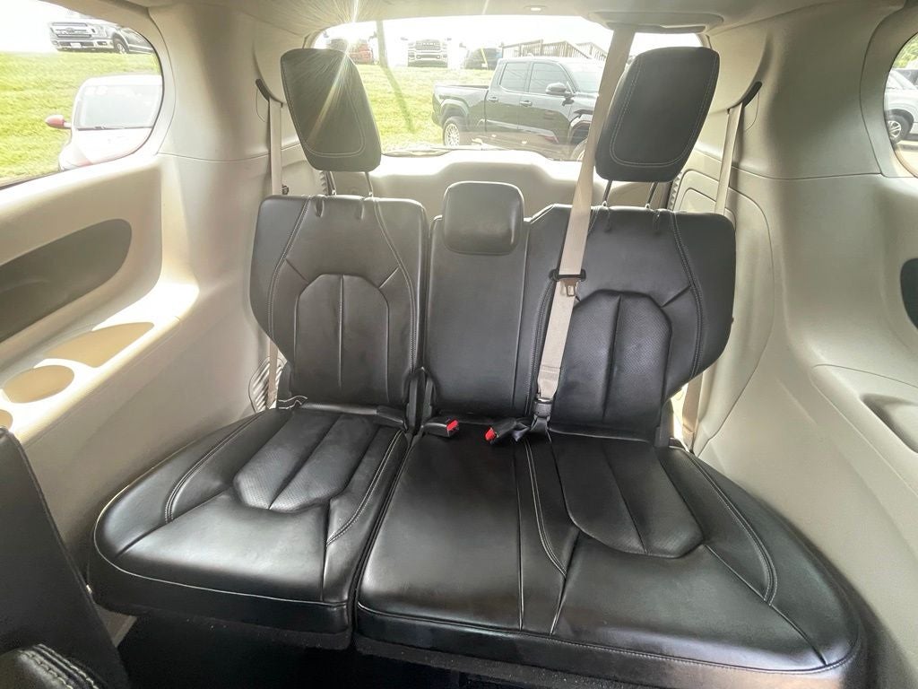 2023 Chrysler Pacifica Hybrid Touring L