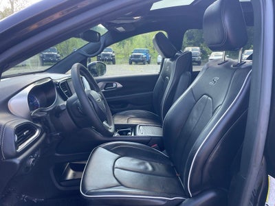 2023 Chrysler Pacifica Hybrid Limited