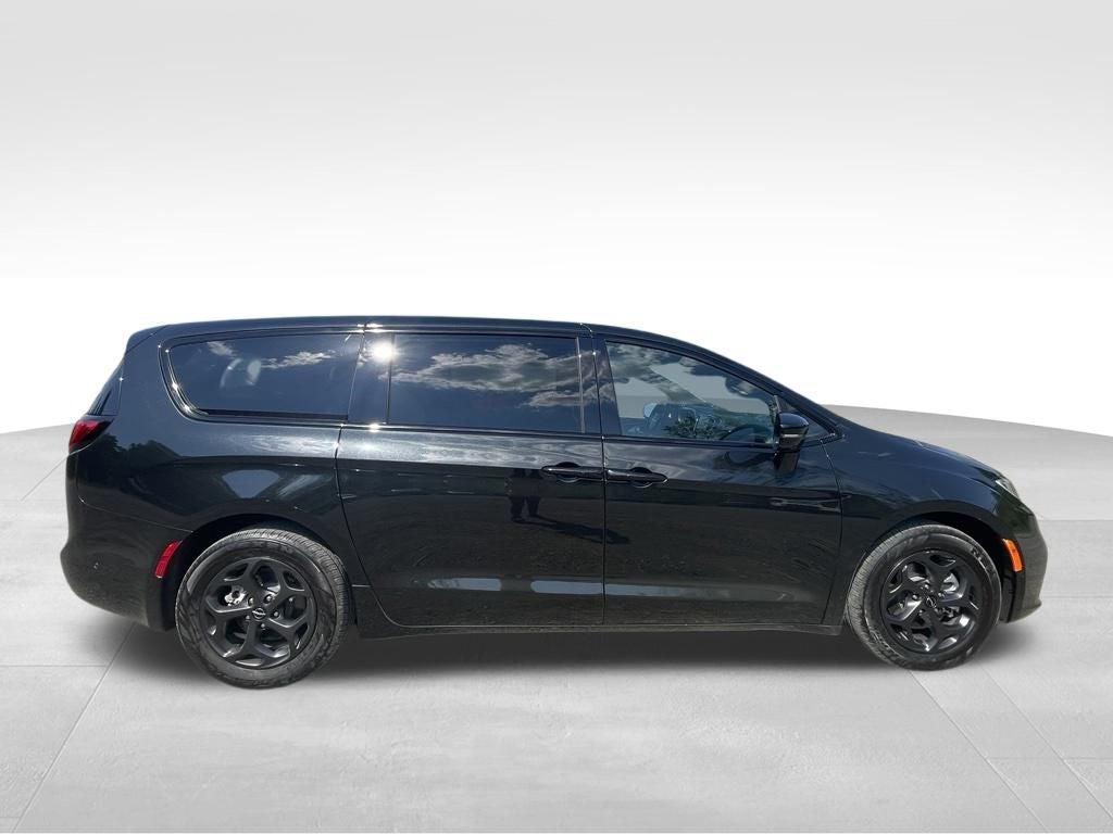 2023 Chrysler Pacifica Hybrid Limited