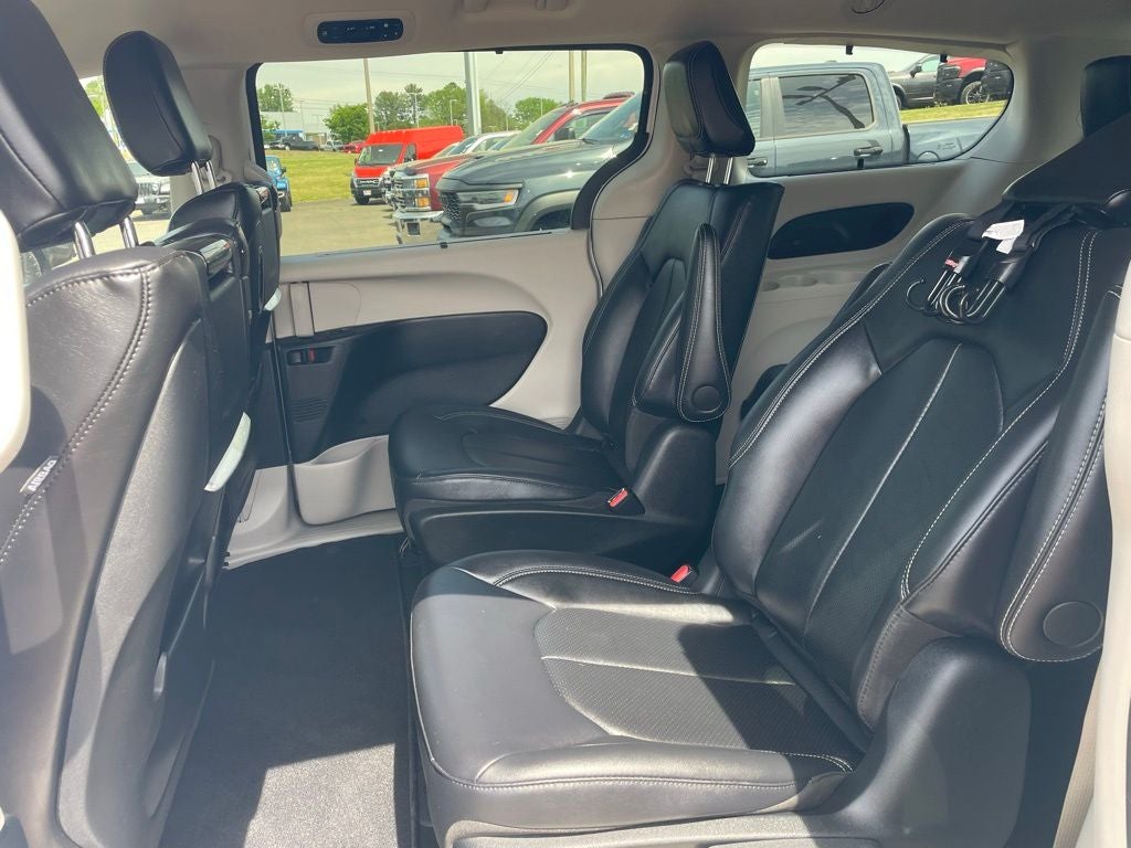2024 Chrysler Pacifica Hybrid Select