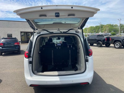 2024 Chrysler Pacifica Hybrid Select