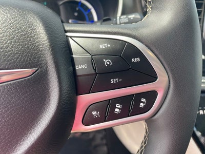 2024 Chrysler Pacifica Hybrid Select