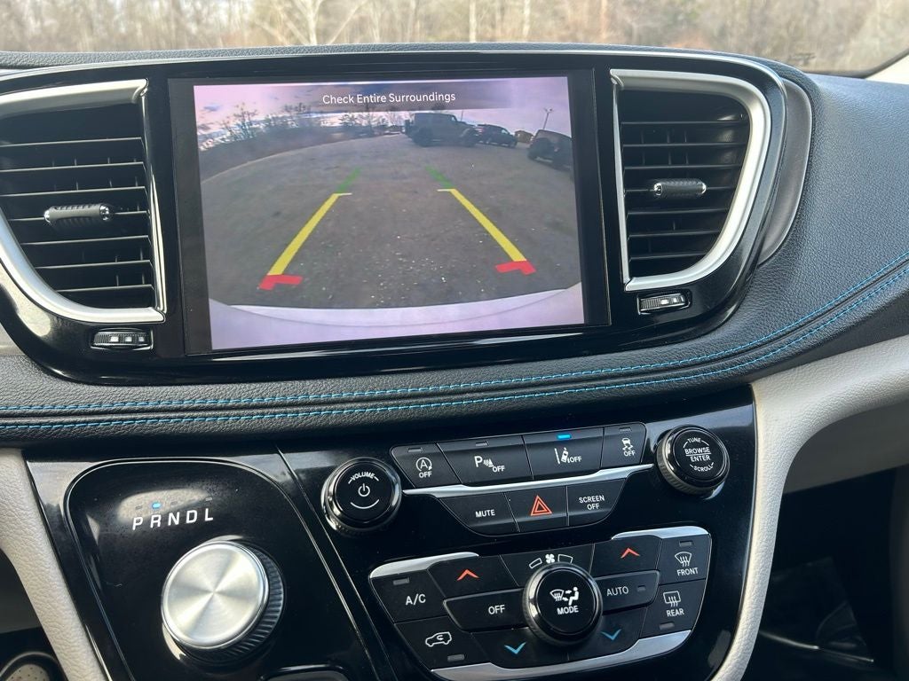 2021 Chrysler Pacifica Touring L