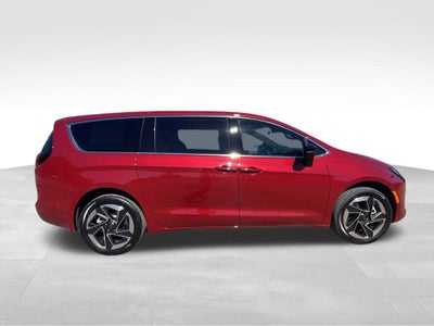 2027 Chrysler Pacifica Limited