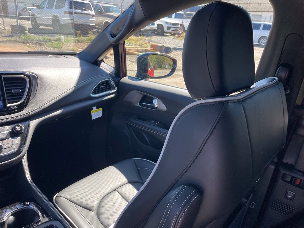 2027 Chrysler Pacifica Limited