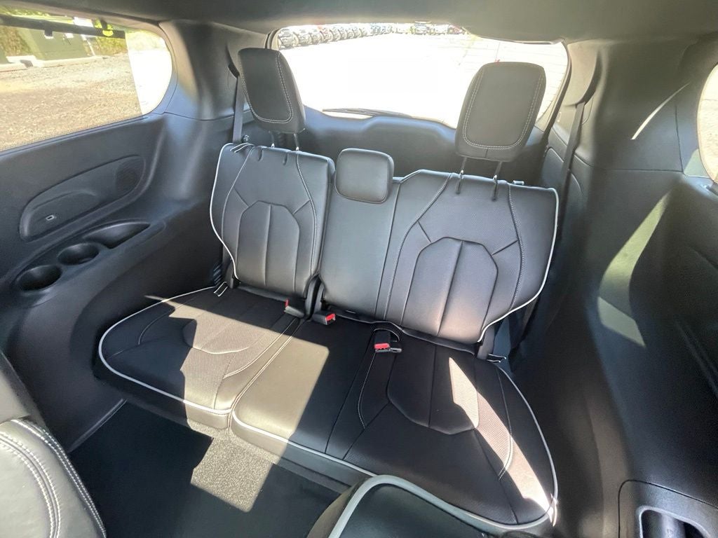 2027 Chrysler Pacifica Limited
