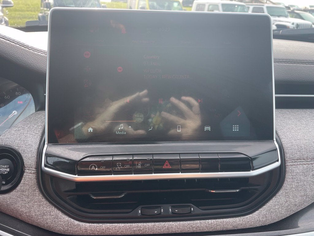 2023 Jeep Compass Latitude Lux