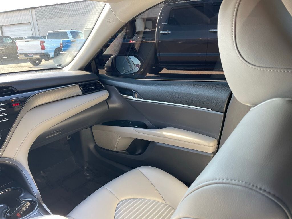 2020 Toyota Camry SE